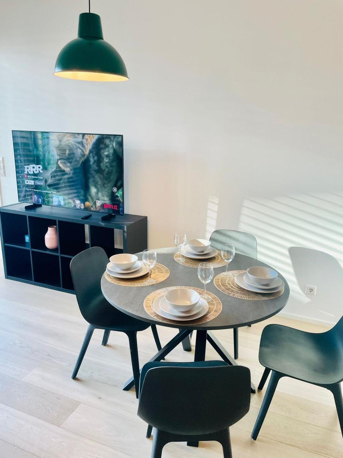 Appartement Beautiful One Bedroom In Center W Terrace & Parking