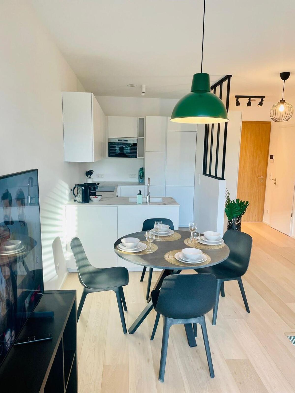 Appartement Beautiful One Bedroom In Center W Terrace & Parking Luxemburg